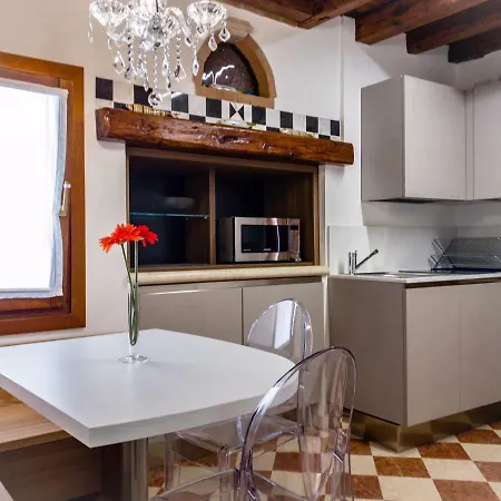 Apartment Antico Caminetto Biennale