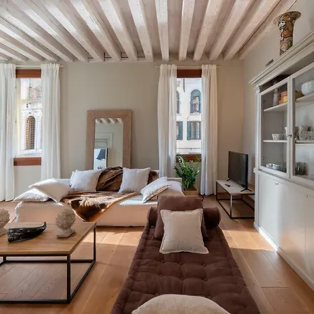 Bridge Of Sighs Luxurious Apartment Venice