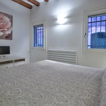 Guggenheim Museum, Cool, 4Pax Apartment