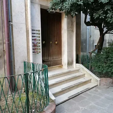 Casa Della Lacca *