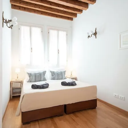 Appartamento Casa Claudia Ai Frari *
