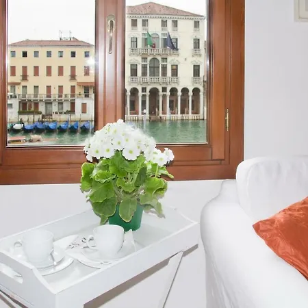Loft Overlooking The Grand Canal Apartment Venice