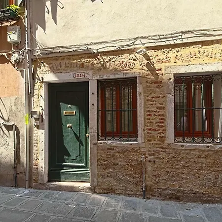 Palazzetto Canossa *