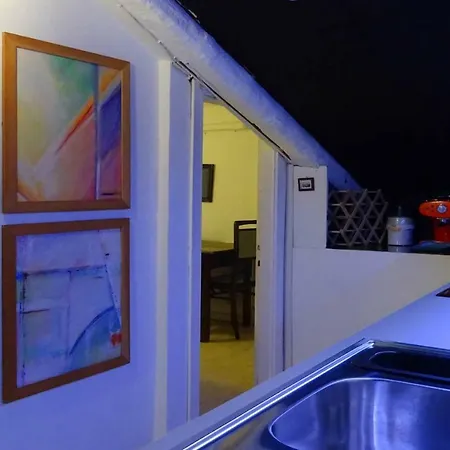Apartment Mariangela Artist's *