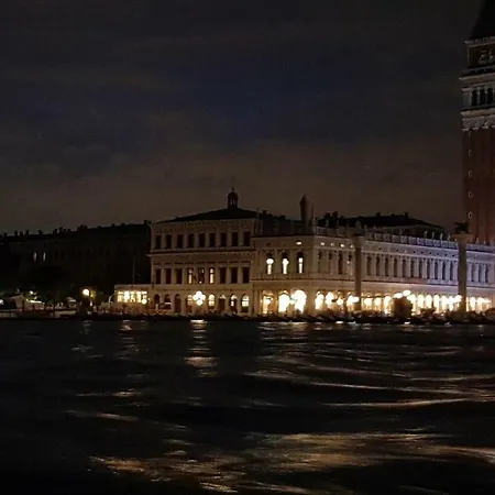 Apartment Mariangela Artist's Venice