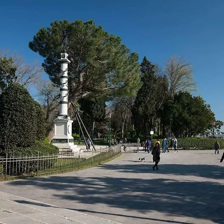 Le Ancore Few Steps From Biennale Art *