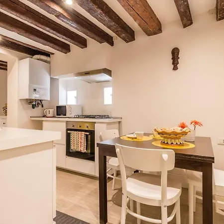 Ramo Delle Moschette Apartment