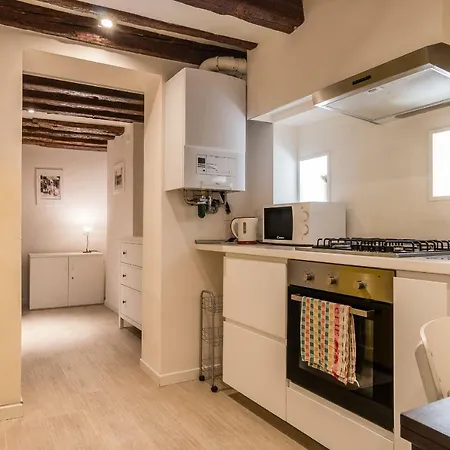 Apartment Ramo Delle Moschette