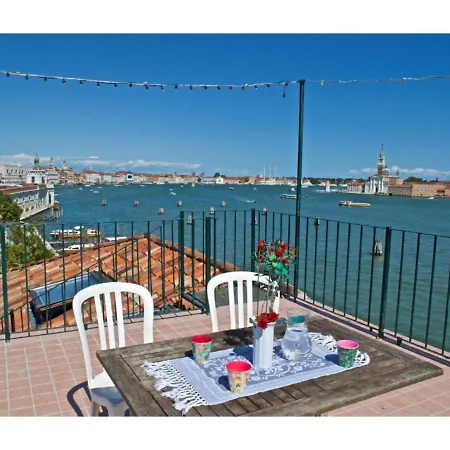 Mimi's Loft * Venice