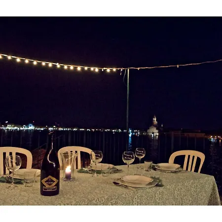 Mimi's Loft Apartment