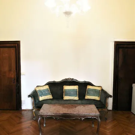 Guest house Noble Palace Grand Canal *