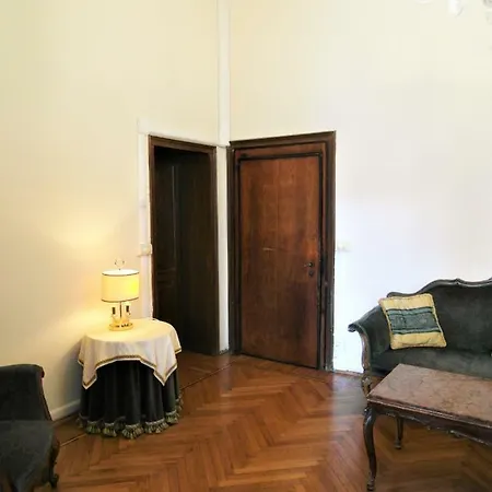 Noble Palace Grand Canal Guest house