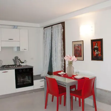 Ca' Priuli 2 Apartment *