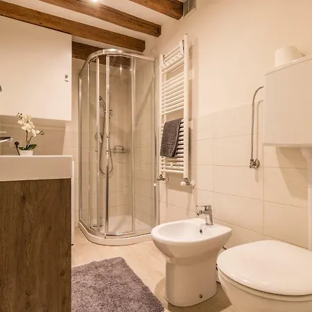 Apartment Ramo Delle Moschette