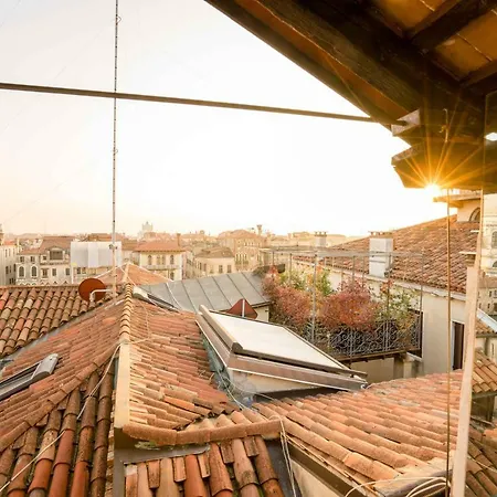 Apartment Romantic Penthouse Venice