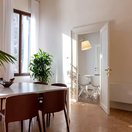 Palazzo Vendramin Costa Apartment *
