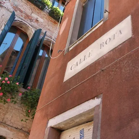 Castello First Apartment Venice