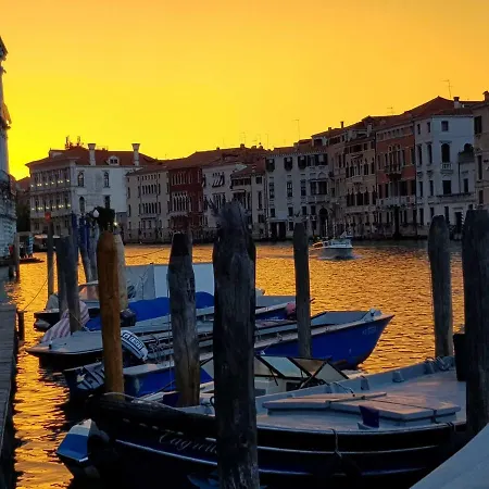 Apartment Palazzo Morosini Brandolin Dimora Romantica Venice