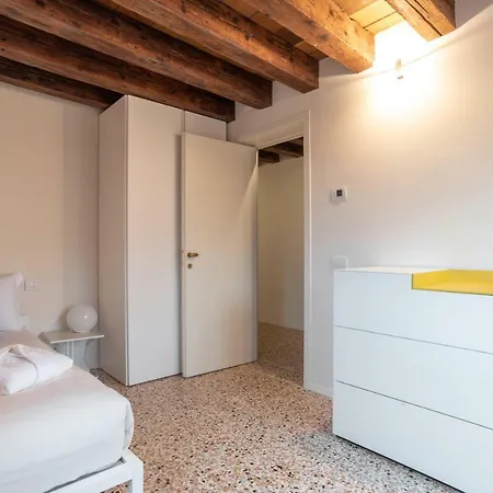 Palazzo Vendramin Costa Venice
