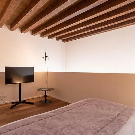 Palazzo Vendramin Costa Apartment *
