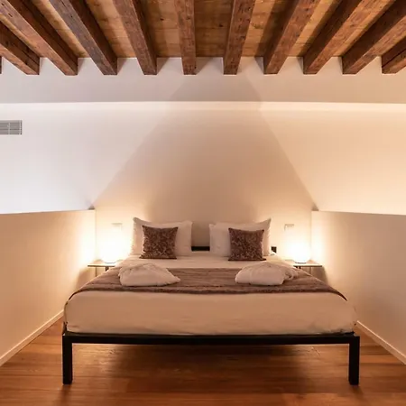 Palazzo Vendramin Costa Venice