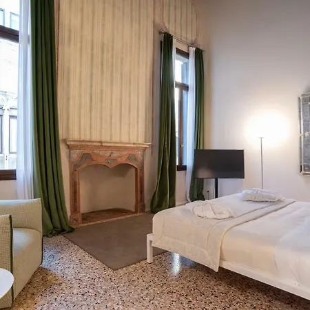 Apartment Palazzo Vendramin Costa Venice