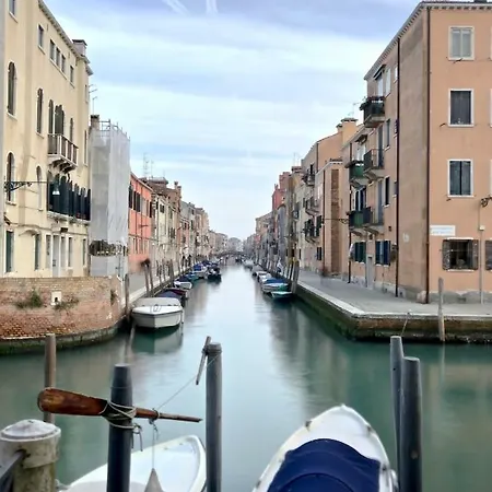 Cadillac Apartment Venice