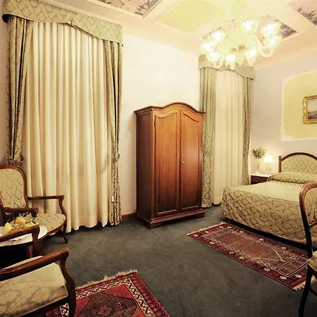 Pausania 3* Βενετία