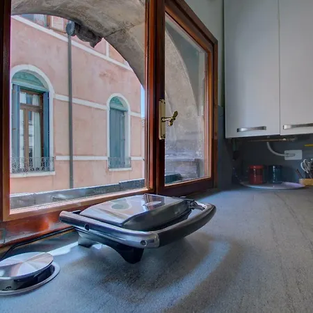 Apartment Marco Canal-views