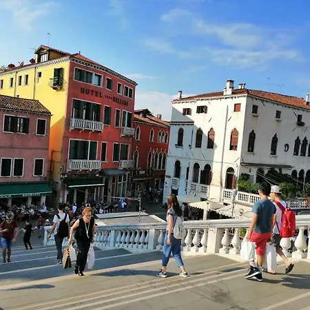 Stefany's * Venice