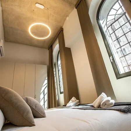 Apartment Elegant Fornasa Vecia, Canal View With A Beautiful Garden R&r Venice