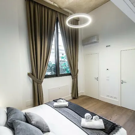 Elegant Fornasa Vecia, Canal View With A Beautiful Garden R&r Apartment *
