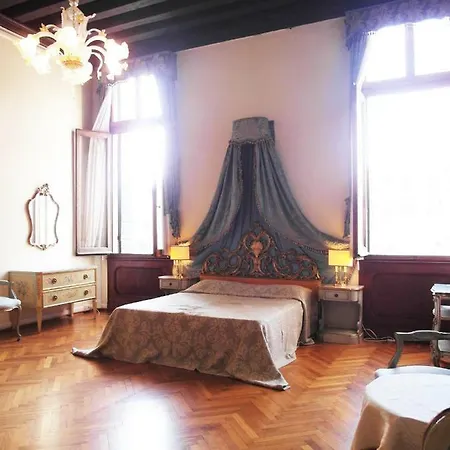 Guest house Noble Palace Grand Canal *