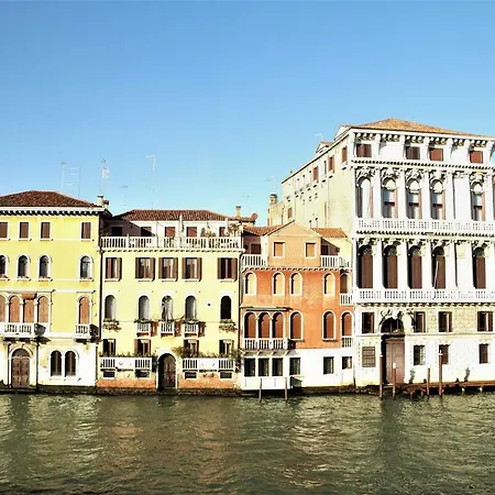 Guest house Noble Palace Grand Canal *