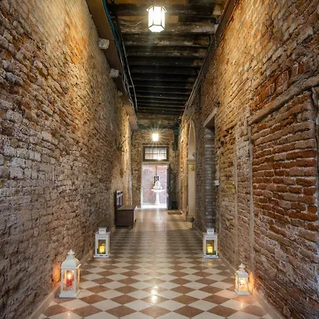 Dimora Al Doge Beato Vista Canale Bed & Breakfast 2*