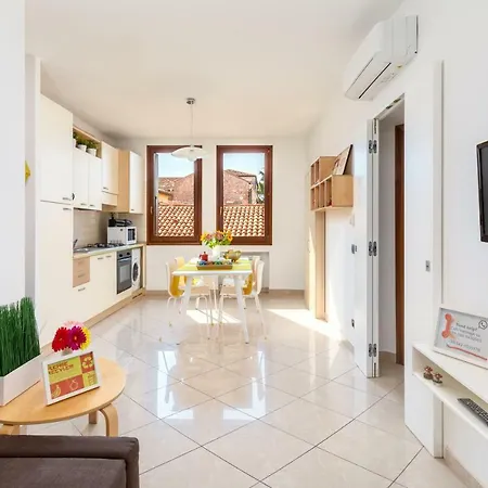 Convenient In * Venice