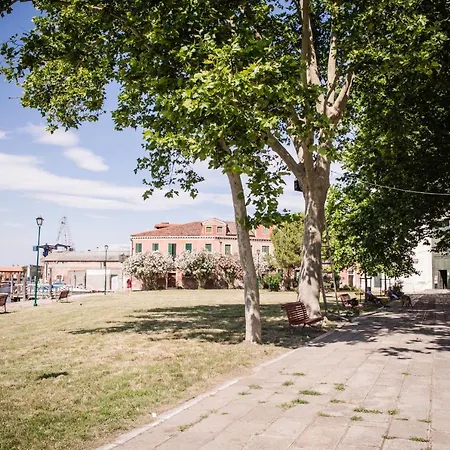 Apartment Biennale Bianco & Rosso