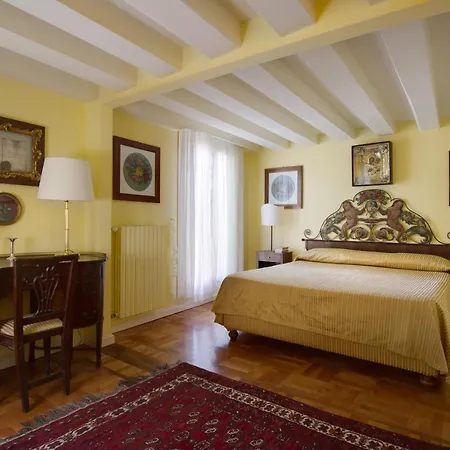 Ca' Cerchieri Mezzanine Apartment
