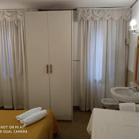 Hotel Leonardo