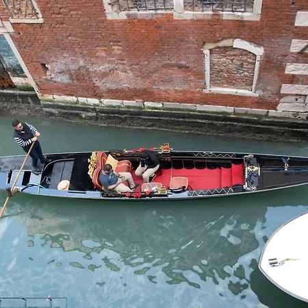 Appartamenti Venezia Apartment *