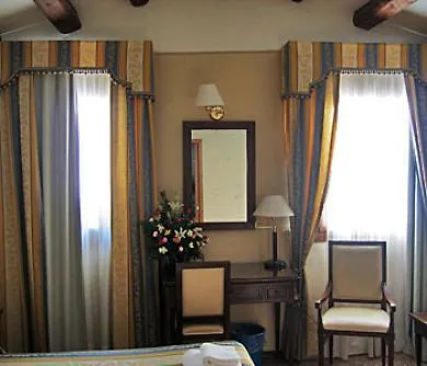Bartolomeo Hotel 2*