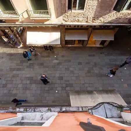 Family In Rialto - Centro Citta Full Optional Apartment