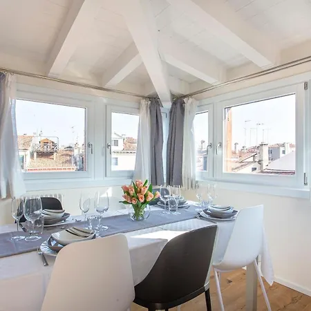 Luxury Terrace View Of San Marco Apartment Venice