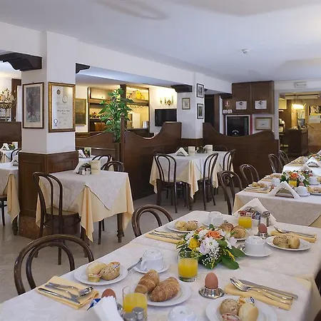 Nuovo Teson Hotel