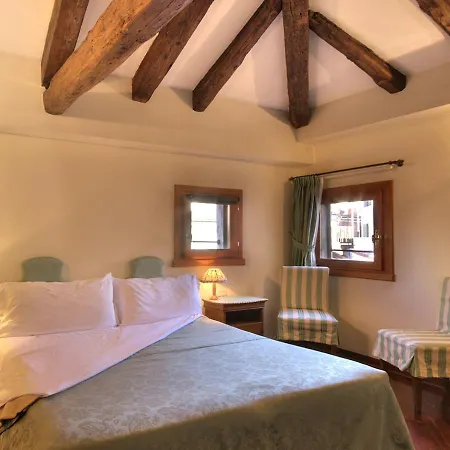 San Barnaba 3* Venise
