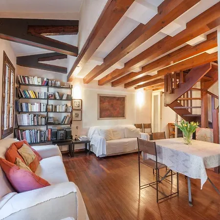 Ca' Delle Pizzocchere, A Perfect Spot In San Marco Apartment