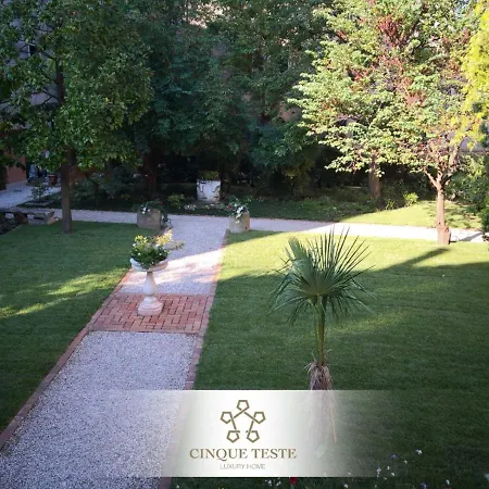 Cinqueteste Luxury Guest house 2*