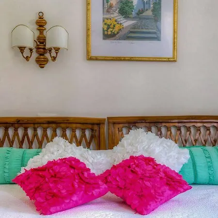 De L'osmarin Suites Penzion