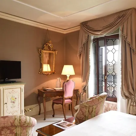 Ca' Sagredo 5* Venice