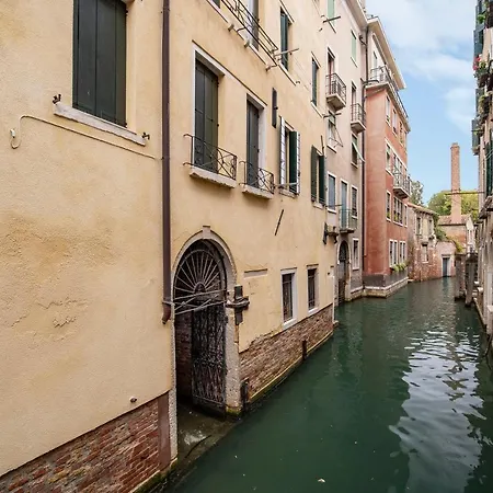 Apartment Dorsoduro 1241 By Wonderful Italy
